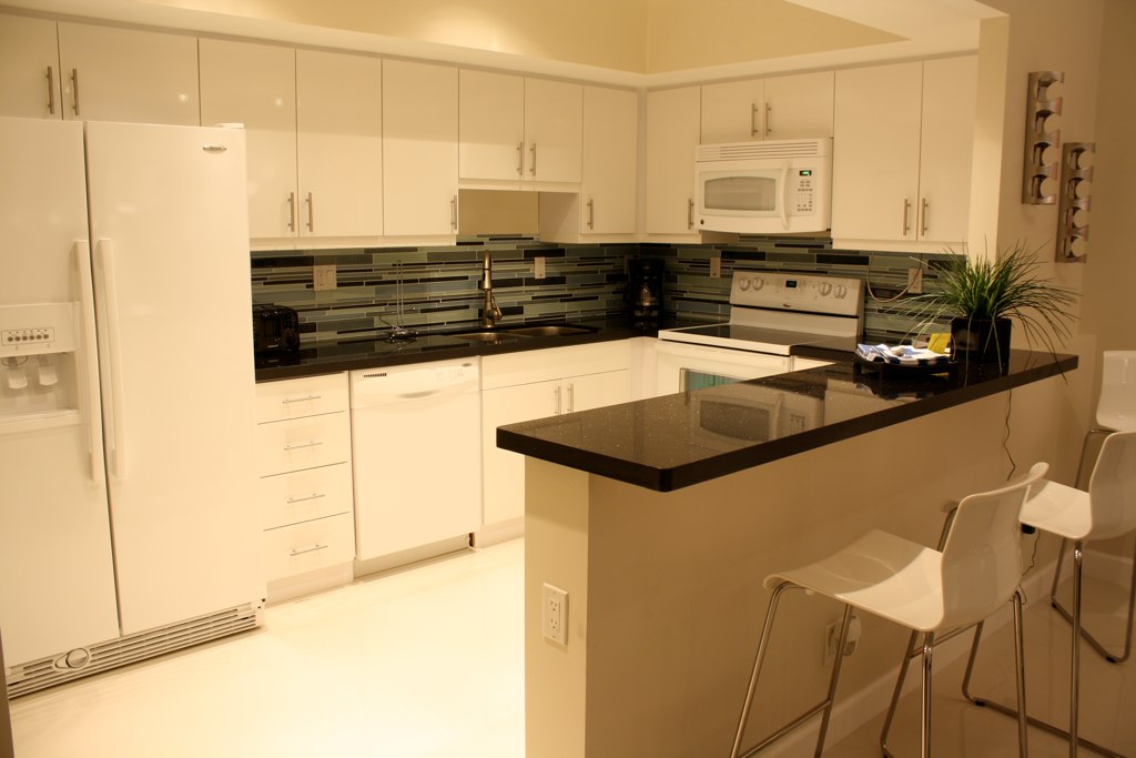 Kitchen remodeling contractor Miami finished kitchen detail